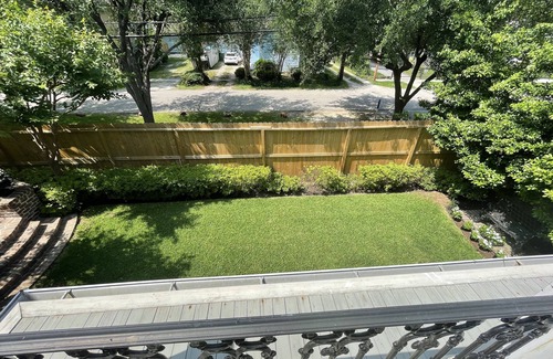 Houston Heights Apartment | Paradise at Houston’s heights is the perfect place to relax.