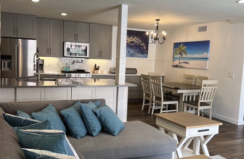 Hollywood Beach Condo | Paradise at Mandalay Beach Resort living