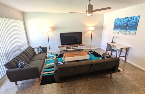 Deerfield Beach House | Paradise Awaits! Beach, King Bed, Yard & Workspace
