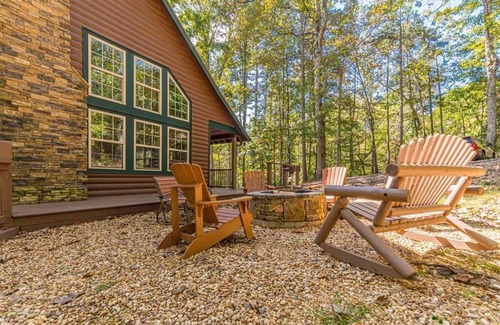 Cleveland Cabin | Paradise- Brand New Family Firepit/Grill Area w/Parklike Waterfall