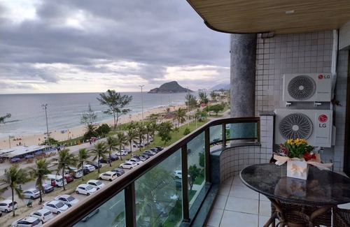 Barra da Tijuca Apartment | Paradise by the Sea: Apartment Facing Recreio Beach and the Reserve"