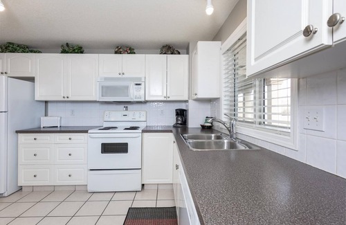 Lethbridge Condo | Paradise Canyon Golf Resort - Signature Walkout Condo 380