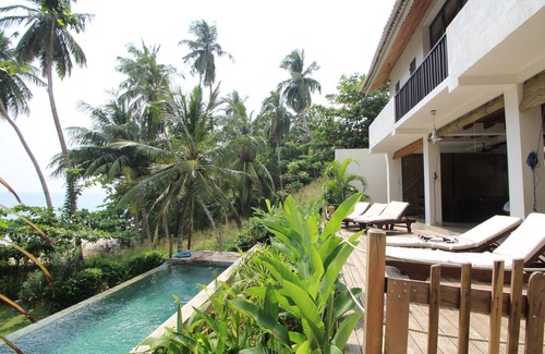 Dickwella Villa | Paradise Cove- Beach Front Villa with Infinity Pool
