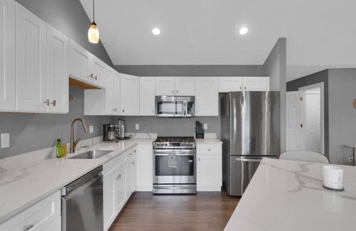 Port Sanilac House | Paradise Cove: Sleeps 6 w/Hot Tub, Walk to Beach & Downtown