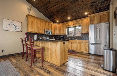 Paradise Point House | Paradise Cove Vista-Deck View-King Beds-Hot Tub, Paradise Cove Vista-Lake and Mountail View-Hot Tub-