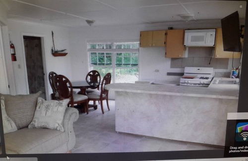 Andros Town Cottage | PARADISE CREEK COTTAGES