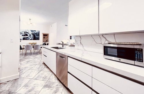 Island Estates Condo | Paradise DeLux 2bd Penthouse