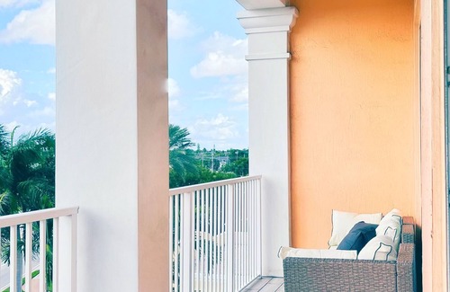 Lantana Condo | Paradise Deluxe 2bd