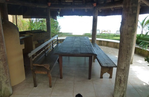 Toque Toque House | Paradise Foot-in-Sand Water Front with 16 beds