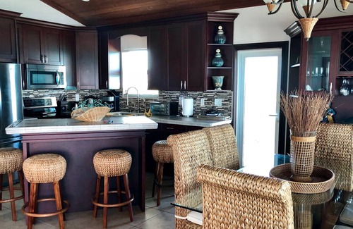 Port Royal House | Paradise found on the Beach in South Bimini, Oceanfront 3/3 House