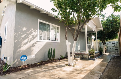 Compton House | Paradise Home in Compton
