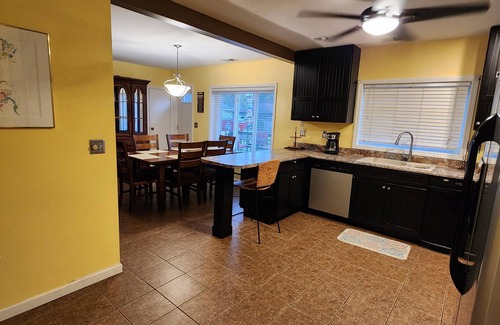 Monticello House | Paradise House - Beautiful 3 bedroom house nestled in a quiet cove on Lake Shafer! Offers 1000 sq ft of living space and will sleep 9. An additional Party Den is available to add-on, featuring a bar area and additional sleeping for 3. Located at Para