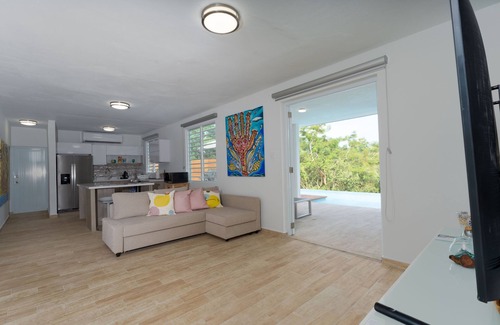 Barrero House | Paradise House W. Pool Nearby the Beach