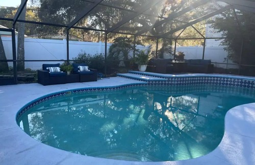Tampa Apartment | “Paradise in the Heights”