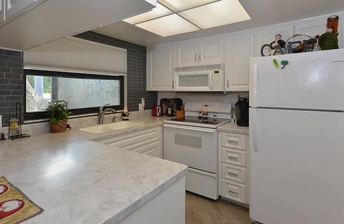 Palm Harbor Condo | 'Paradise' Lake Tarpon water front Condo with 19' Boat