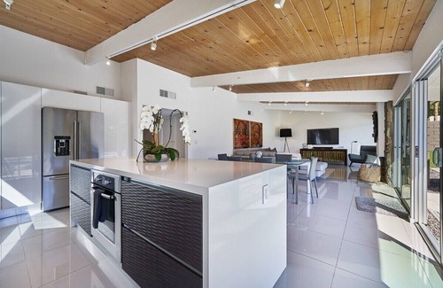 Vista Las Palmas House | Paradise Las Palmas - Mid-Century Luxury: Iconic Alexander Home with Stunning Views