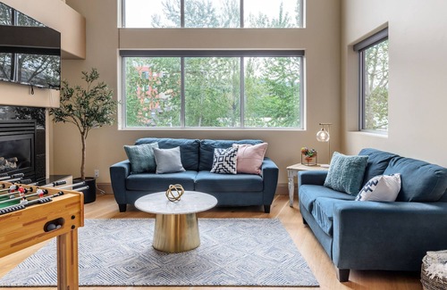 Okanagan-Similkameen Condo | Paradise Lofts (The Miami) - Downtown -1 block to the beach
