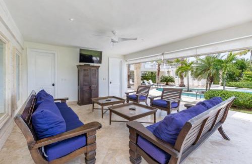 Punta Cana Apartment | Paradise Luxury Villa with Huge Pool and Jacuzzi