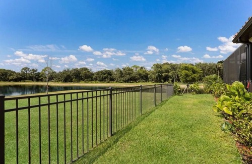 Gran Paradiso House | PARADISE MEETS PRIVACY WITH AMAZING WATER VIEW & HEATED POOL