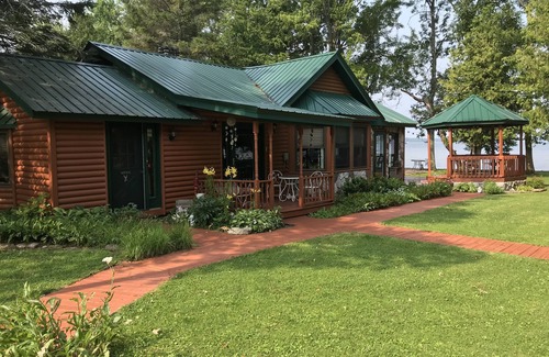 Curtis House | Paradise on the lake #2464648