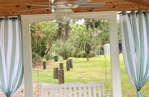 Midway House | Paradise on the water.