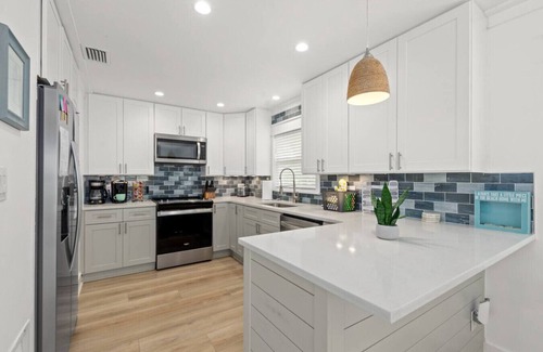 Laguna Beach Estates House | Paradise Palms: Prvt Swim Spa, Pets OK, Games, 1 Blk to Bch, FREE Activities!