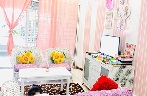 Taman Haji Zainal Apartment | Paradise resort Apartment 2 bedroom Seaview and beachfront Family friendly unit