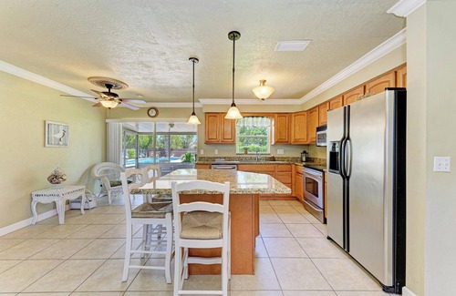 West Bradenton House | PARADISE RETREAT A 3/2 PET FRIENDLY POOL HOUSE