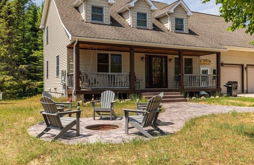 Paradise House | Paradise Retreat | ORV Trails & Autumn Views