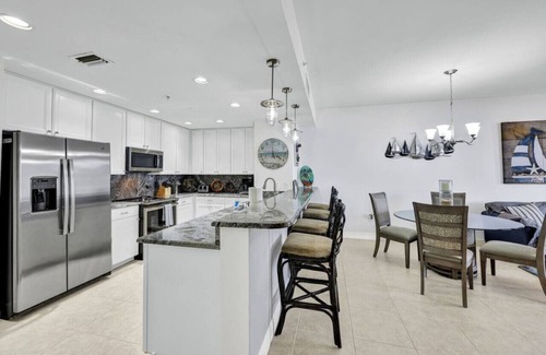 Cape Harbour Condo | Paradise View | Cape Harbour Luxury Condo 2/2