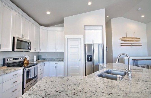 Sweetwater House | Paradise View - Pool & Hot Tub Access through Ideal Beach!