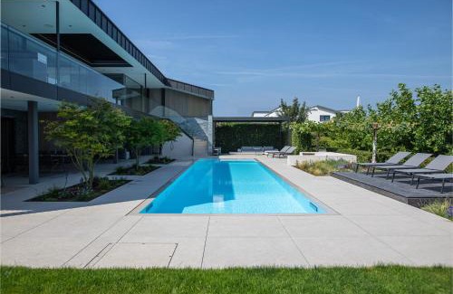 Bodman-Ludwigshafen Apartment | Paradisio Poolsuite Sundeck in Bodman am Bodensee