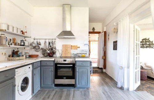 Amaniou House | Paradiso Vintage Villa: Traditional 1944 Gem