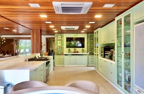 Itacimirim House | Paraíso Mansion Luxury, Comfort and Exclusivity 300 meters from the Beach in Guarajuba