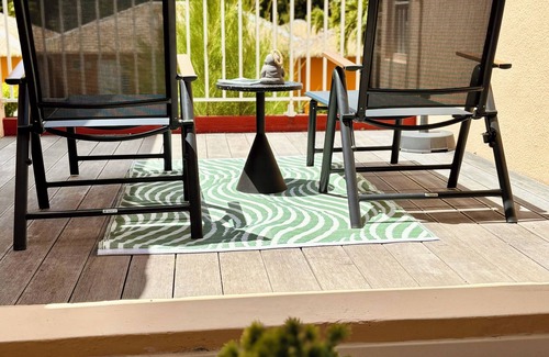 Grand-Bourg Apartment | Parenthèse, T1 with balcony and backyard. Private beach and pool access