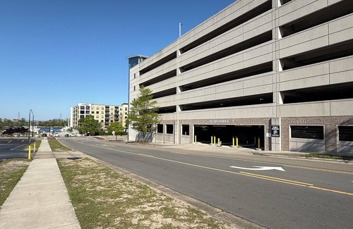 Wilmington Historic District Boat Rental | Paris at The Cove - in Port City Marina, Wilmington NC