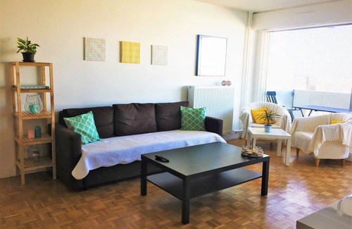 Gambetta Apartment | Paris La Défense 2rooms 52m² balcony (Metro 1/RER A/Parking Free)