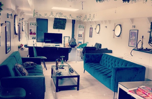 L'Ile-Saint-Denis Boat Rental | Parisian paradise