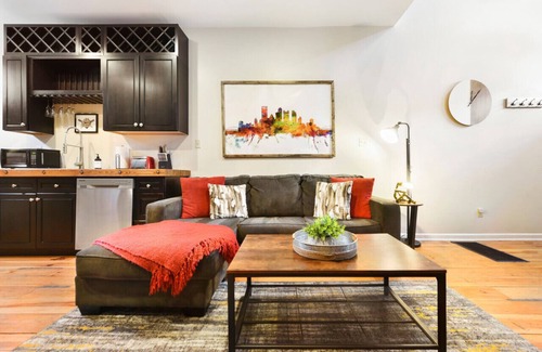 East Allegheny House | Park Free★Amazing Space★Professionally Cleaned!