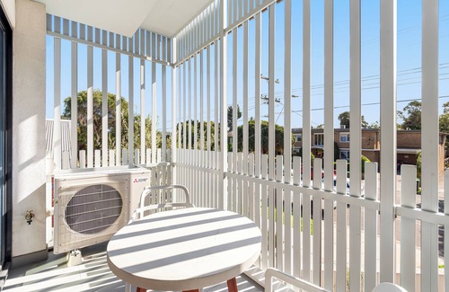 Caulfield North Apartment | Park Life: Elegant & Sun-Filled 2-Bed 2-Bath Home
