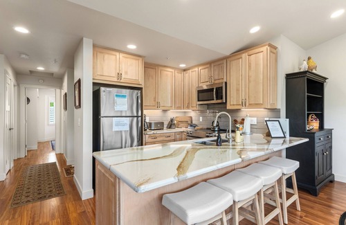 Chelan Condo | Park Pointe A302 - Community Pool/Hot tub!