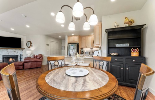 Chelan Condo | Park Pointe A302 - Community Pool/Hot tub!