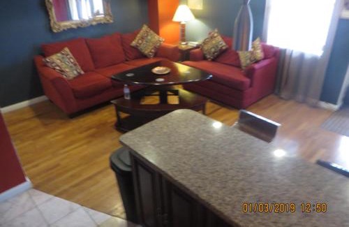 Union City Apartment | Park-View Sleeps 12 3BR