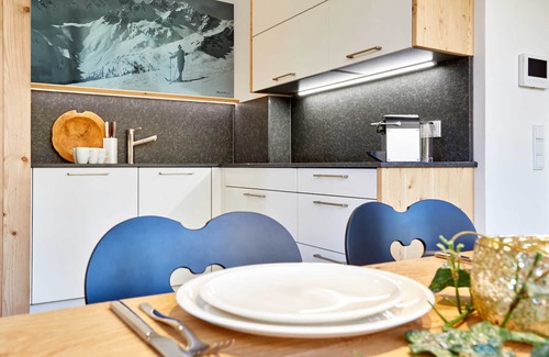 Garmisch-Partenkirchen Apartment | Parkchalet - exquisite holiday flat in the countryside for a holiday for two