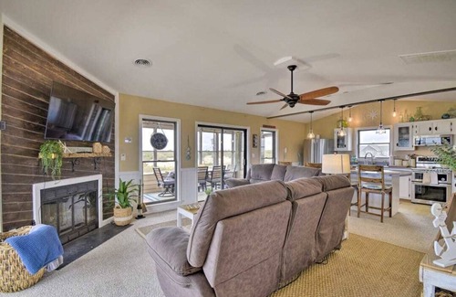 Corolla House | "Parked In The Sand"Corolla 4x4 beach house Ocean views/Wild Horses/Pet friendly