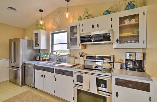 Corolla House | "Parked In The Sand"Corolla 4x4 beach house Ocean views/Wild Horses/Pet friendly