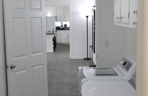 Brogden House | PARKER PLACE - Great for Business or Pleasure!