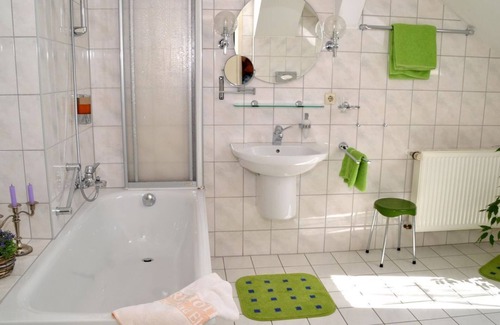 Bad Elster House | Parkhotel Helene - Doppelzimmer, Dusche, WC, Standard,online