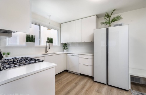 Skokie Condo | Parking, Balcony, Near Universities, Ravinia, NAPA & Train to Chicago