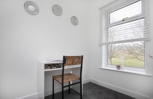 Lincoln House | * Parking * Smart TV * Sleeps up to 7 * Fast Wi-FI